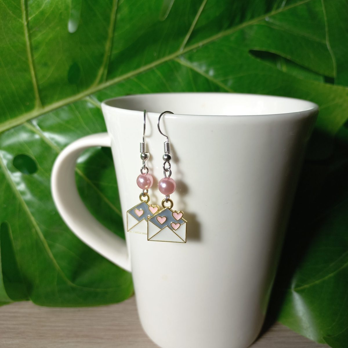 minđuše pismo pink